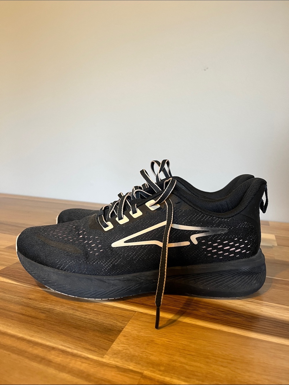 Avia running shoes size 8